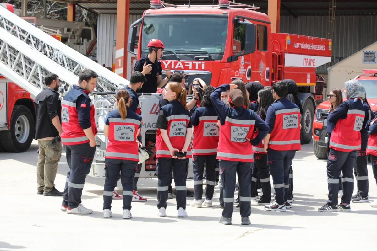 Hatay Büyükşehir Belediyesi, olası yangınlara karşı farkındalığı artırmak amacıyla üniversite