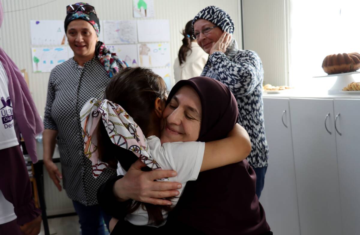 Ülkem Okuyor Derneği öncülüğünde düzenlenen Anneler Günü etkinliğinde, Türkiye’nin dört