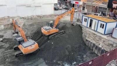 Hatay İskenderun’da yerinde dönüşüm çalışması sırasında yapılan temel kazısı, yeterli