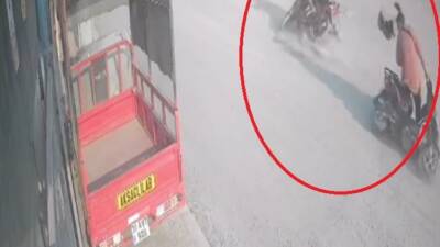 Hatay’ın Payas ilçesi Fatih Mahallesi’nde motosikletiyle seyir halindeyken dengesini kaybederek