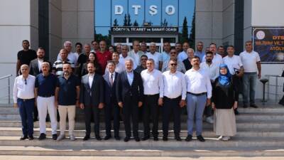 Hatay Büyükşehir Belediye Başkanı Mehmet Öntürk, Dörtyol ilçesinde gerçekleştirdiği ziyaretlerde