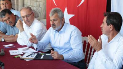 Hatay Büyükşehir Belediye Başkanı Mehmet Öntürk, Amanos eteklerindeki mahalle muhtarlarıyla