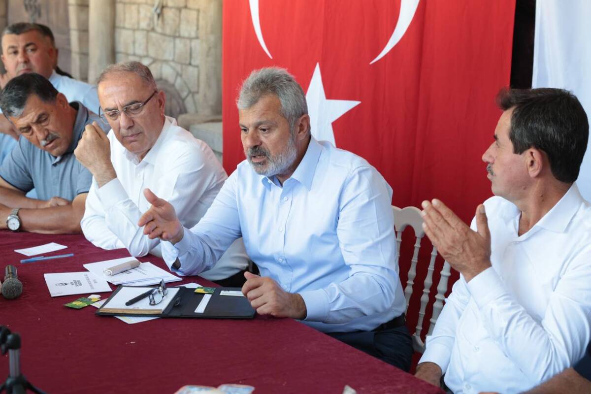 Hatay Büyükşehir Belediye Başkanı Mehmet Öntürk, Amanos eteklerindeki mahalle muhtarlarıyla