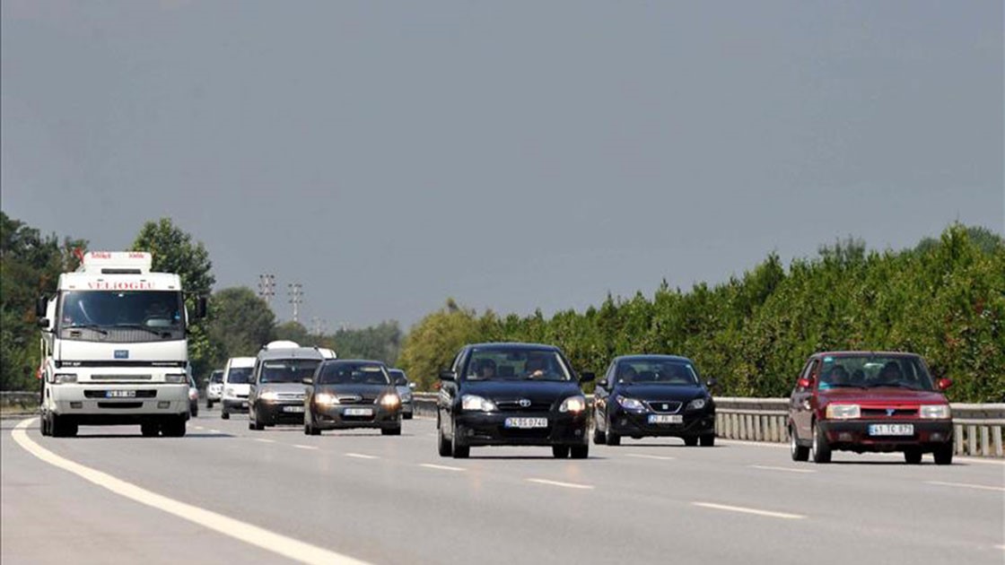 Karayollarında geçiş ücretlerine ilişkin uygulamada önemli bir değişiklik yapıldı. Geçiş