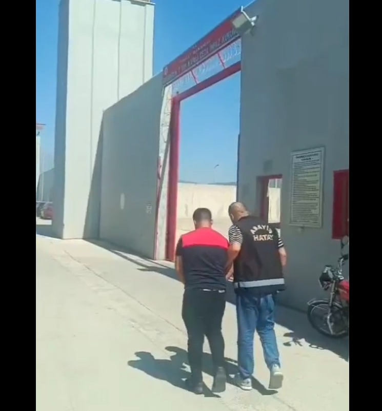 Hatay Emniyet Müdürlüğü ekipleri, aranan şahısların yakalanmasına yönelik yürüttükleri çalışmalar