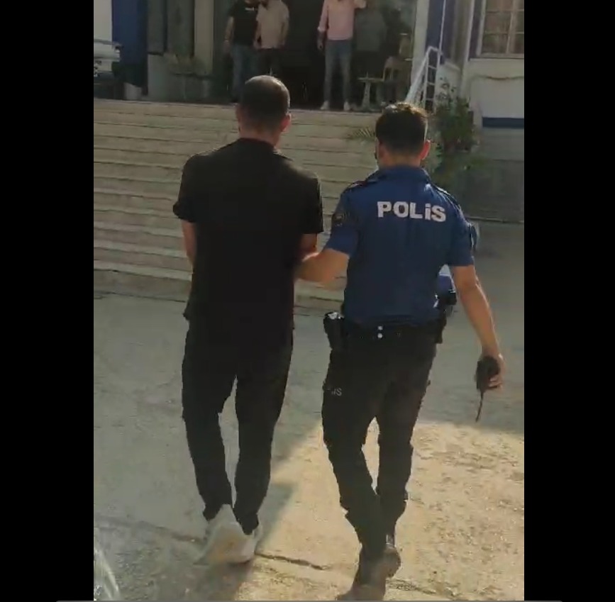 Hatay Emniyet Müdürlüğü ekipleri, aranan şahısların yakalanmasına yönelik yaptığı çalışmalar