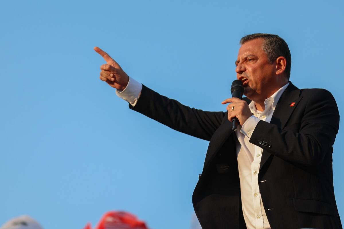 CHP lideri Özgür Özel, Düzce’de düzenlenen mitingde Cumhurbaşkanı Erdoğan’a yönelik