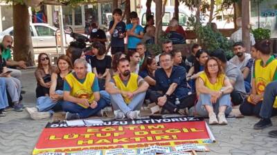 Samandağ’da depremler sonrası yıkılan veya risk nedeniyle boşaltılan okulların yerine