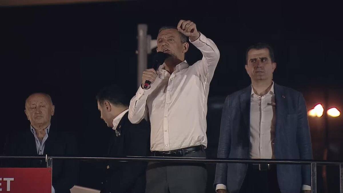 CHP Genel Başkanı Özgür Özel’in, İstanbul Gaziosmanpaşa’daki mitingde İstanbul Cumhuriyet