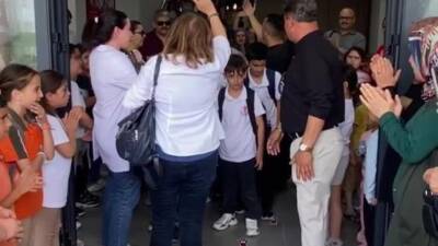 Hatay’da bir ilkokulda 46 yıl boyunca görev yapan öğretmen, öğrencilerinin