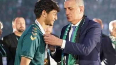 Hatay’da doğup büyüyen 18 yaşındaki Mikdat Çil, yaşadığı tüm zorluklara