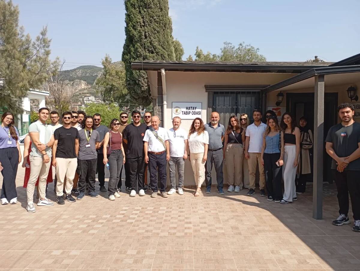 Hatay Mustafa Kemal Üniversitesi (MKÜ) Tıp Fakültesi’nin son sınıf öğrencileri