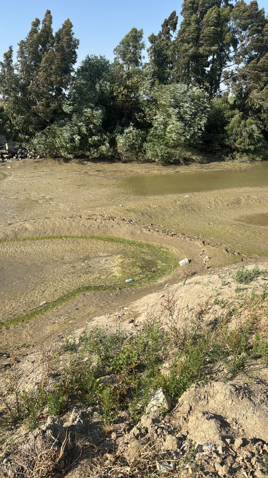 Hatay’ın can damarı olarak bilinen Asi Nehri, tamamen kurudu. Özellikle