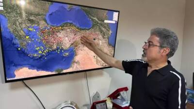 İzmir Dokuz Eylül Üniversitesi Deprem Araştırma ve Uygulama Merkezi Müdürü,