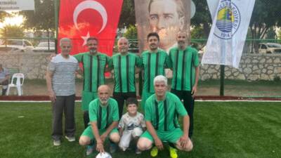 Futbolculuk kariyerine Urfaspor’da başlayıp Hatayspor formasıyla sürdüren, Hatay-Antakya Sümerler Mahallesi’nin