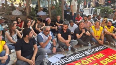 Hatay’ın Samandağ ilçesinde, 6 Şubat depremlerinin ardından hasar gören okulların