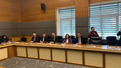 Hatay CHP Milletvekili Servet Mullaoğlu, halen üyesi olduğu TBMM İnsan