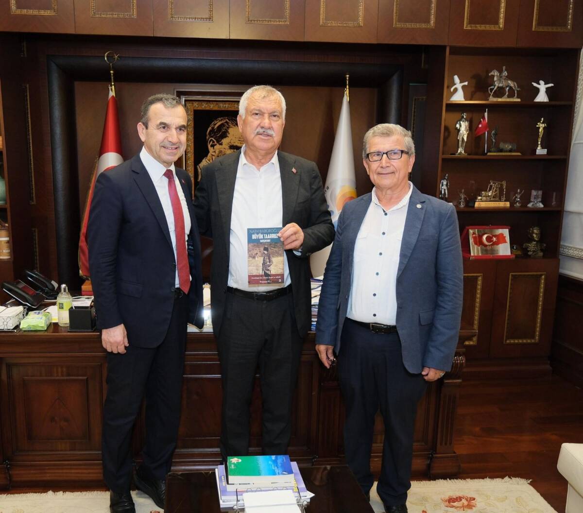 Emekli Tuğgeneral, strateji uzmanı, tarihçi ve İstanbul Aydın Üniversitesi öğretim