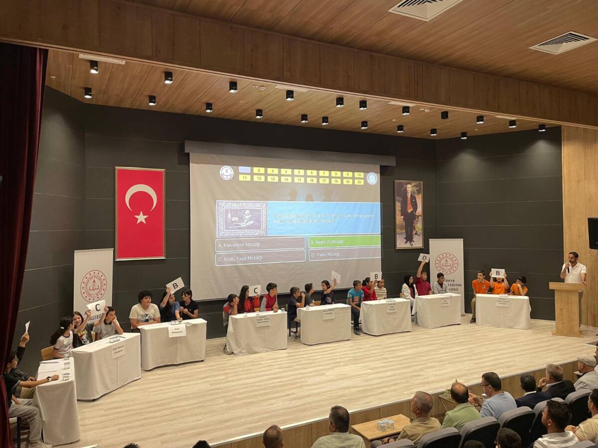 Antakya ilçesindeki lise öğrencileri arasında düzenlenen “Bana Antakya’yı Anlatır mısın?”