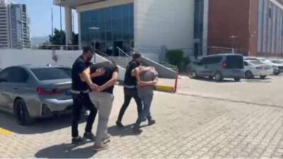 Hatay Emniyet Müdürlüğü ekipleri, aranan şahısların yakalanmasına yönelik yürüttükleri başarılı