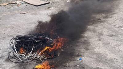 Hatay’ın Samandağ ilçesine bağlı Deniz Mahallesi’nde bulunan Zuhur Türbesi’nde elektrik