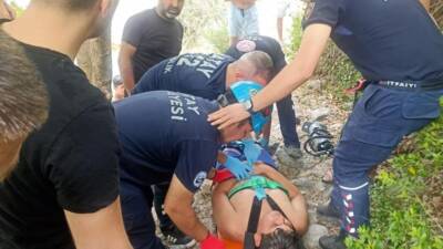 Hatay’ın Dörtyol ilçesinde serinlemek için Deliçay’a giren bir kişi, ayağının