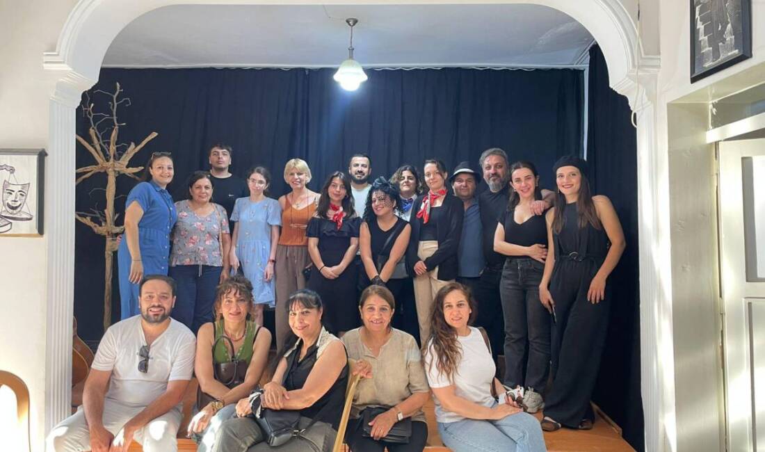 Hatay’ın Defne ilçesinde, depremin ardından yeniden inşa edilen Çatı Sahne,