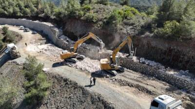 Hatay Büyükşehir Belediye Başkanı Mehmet Öntürk, Antakya-Serinyol ile Arsuz-Madenli arasındaki
