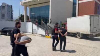 Hatay Emniyet Müdürlüğü ekipleri, aranan şahısların yakalanmasına yönelik yürüttükleri operasyonlarda,