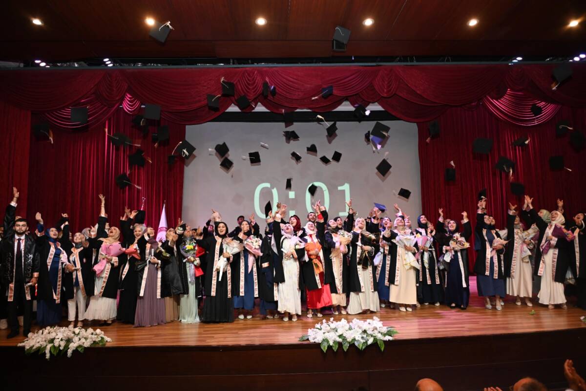 Hatay Mustafa Kemal Üniversitesi İlahiyat Fakültesi, yeni mezunlarını Atatürk Konferans