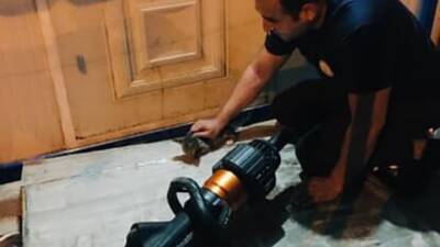 Hatay’ın İskenderun ilçesinde konteynerin altına sıkışan ve kalbi duran bir