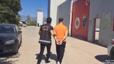 Hatay Emniyet Müdürlüğü ekipleri, aranan şahısların yakalanmasına yönelik sürdürdükleri çalışmalarda