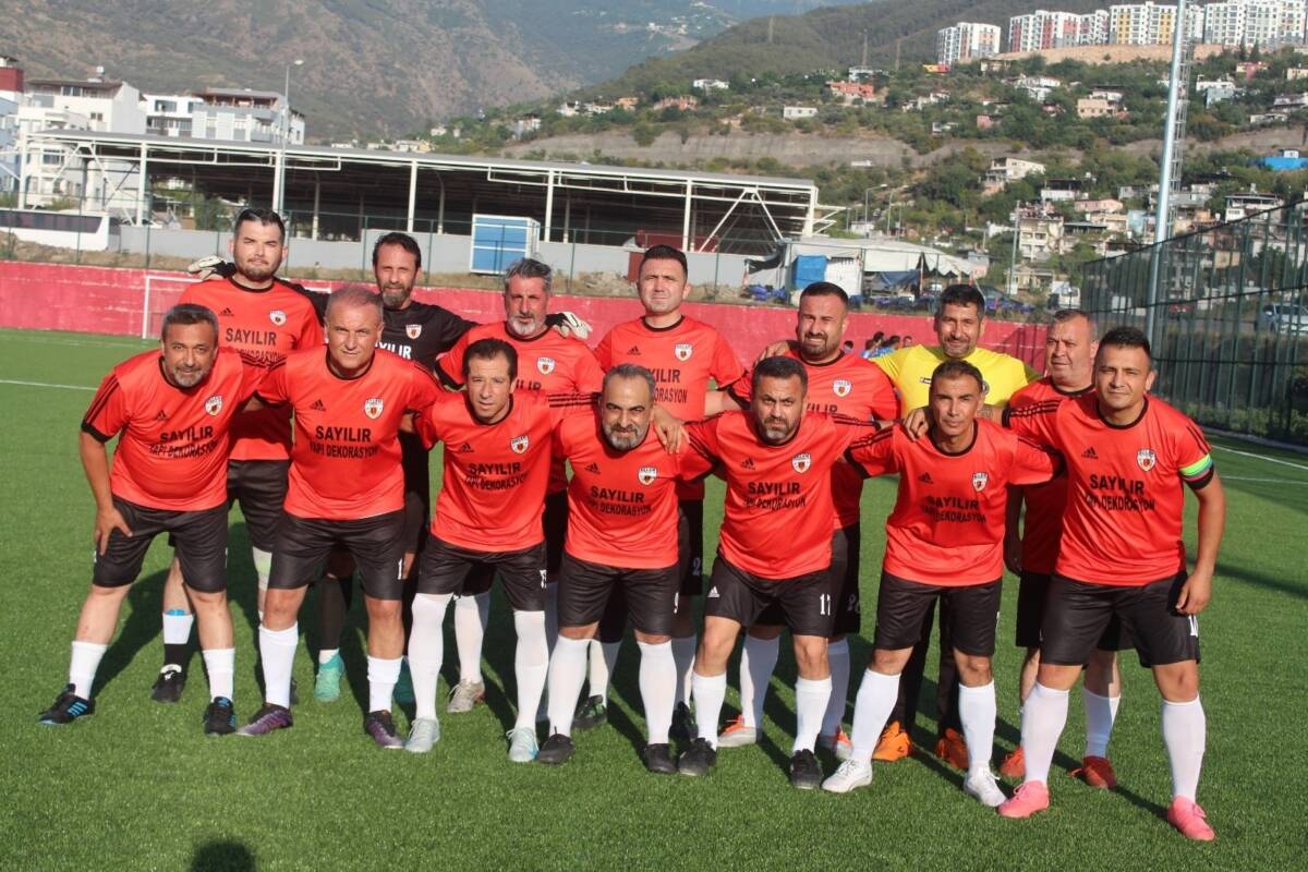 Hatay Büyükşehir Belediyesi tarafından düzenlenen 37. Erhan Aksay Futbol Turnuvası’nda