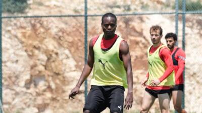 Yeni sezona hazırlanan Hatayspor, transfer yasağı sürecini mevcut kadroyu koruyarak