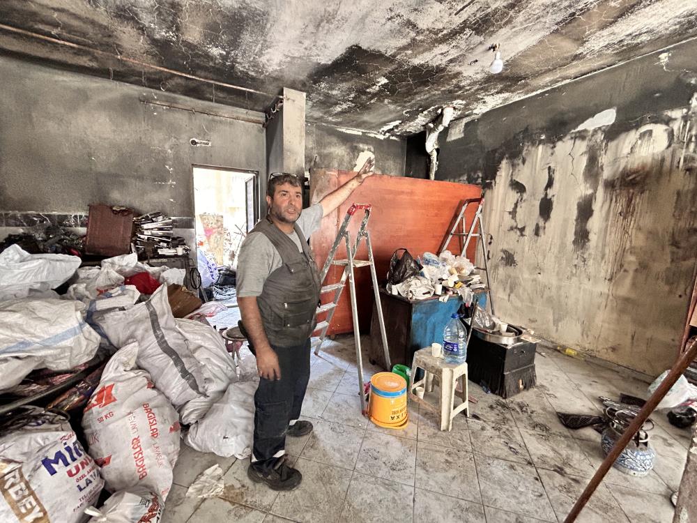 Hatay’ın İskenderun ilçesinde gece saatlerinde çıkan yangın, 35 yıllık motosiklet