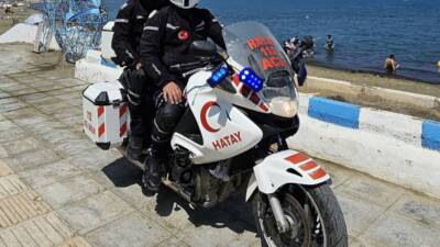 Hatay’ın Arsuz ilçesinde, yaz aylarında artan nüfus ve trafik yoğunluğuna