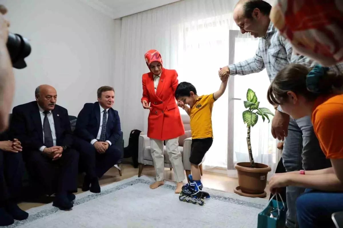 Aile ve Sosyal Hizmetler Bakanı Mahinur Özdemir Göktaş, 6 Şubat