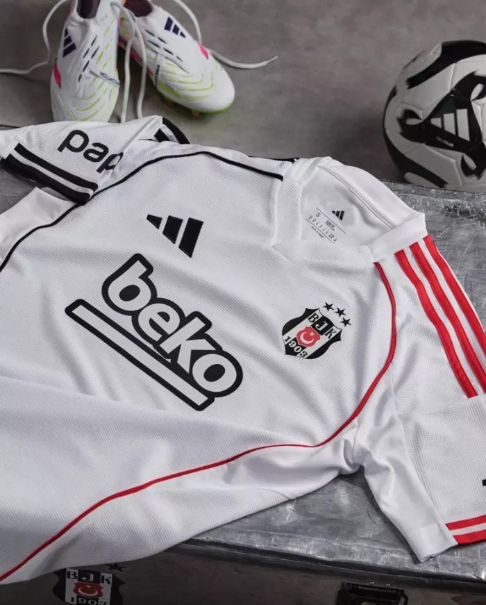 Beşiktaş, 2025-2026 sezonunda kullanacağı yeni sezon formalarını çarpıcı bir kampanyayla