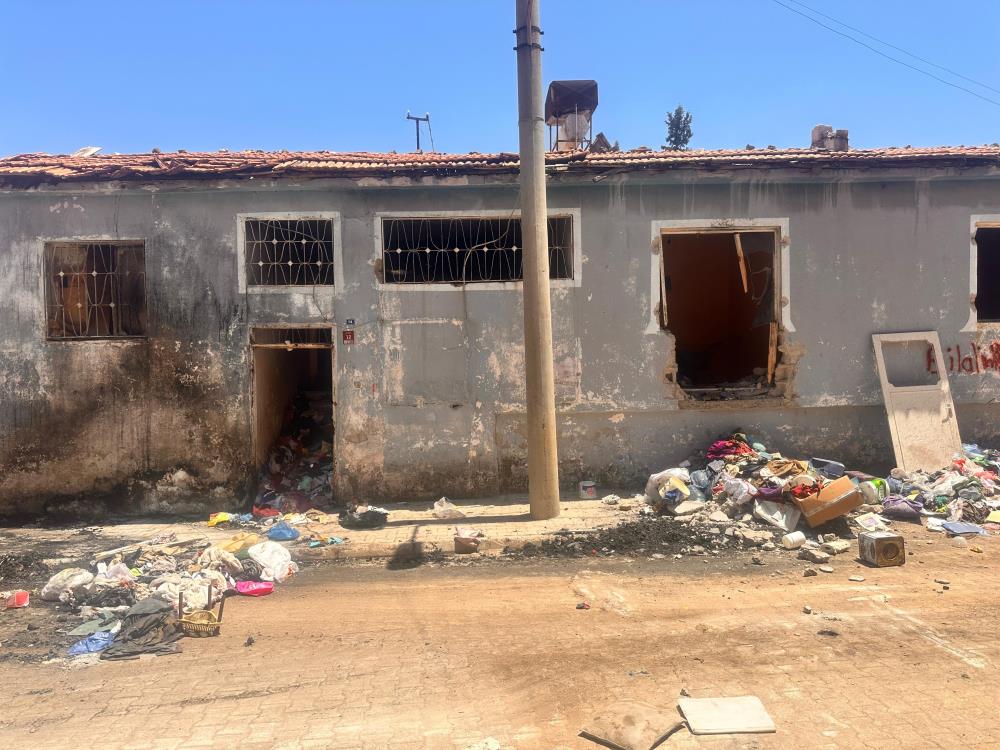 Hatay’da 7 yıl boyunca sokaklardan topladığı çöpleri müstakil evinde biriktiren