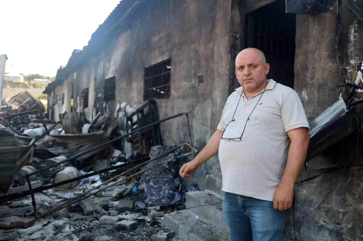 Hatay’ın Defne ilçesi Ballıöz Mahallesi’nde depremzede esnaf Atilla Çiçekli’ye ait