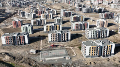 Hatay’da TOKİ konutlarında yaşayan vatandaşlar, altyapı eksiklikleri, sürekli su kesintileri,