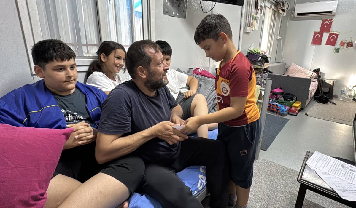 Hatay’da 6 Şubat 2023’te meydana gelen depremlerde eşini kaybeden 48