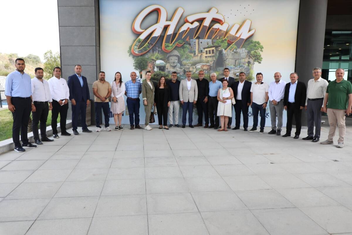 Hatay Büyükşehir Belediye Başkanı Mehmet Öntürk, Hatay Kent Konseyi üyeleriyle