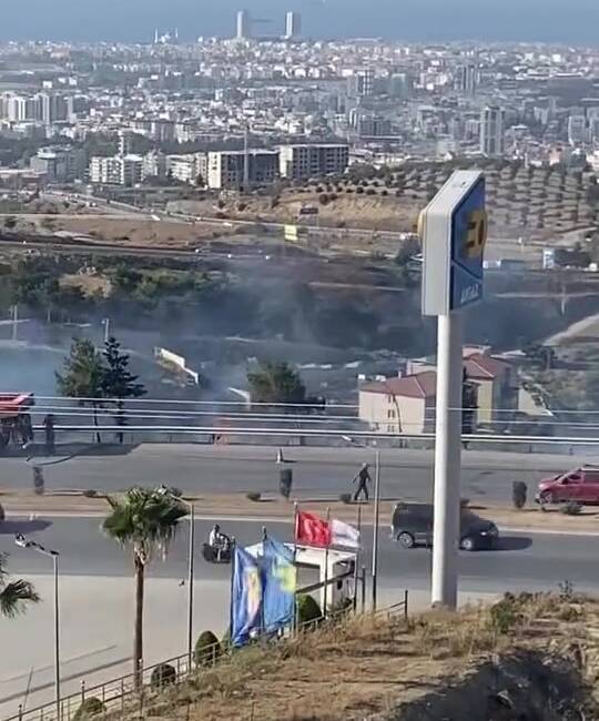 Hatay’ın Belen ilçesinde, buğday hasadının ardından anızların tutuşması sonucu yangın