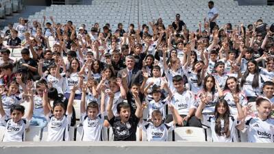 Beşiktaş Kulübü’nün Tüpraş Stadyumu’nda düzenlediği “Bir Forma Benden Sana Kardeşim”