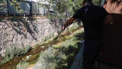 Hatay Büyükşehir Belediyesi (HBB), kent genelinde sinek, sivrisinek, larva ve