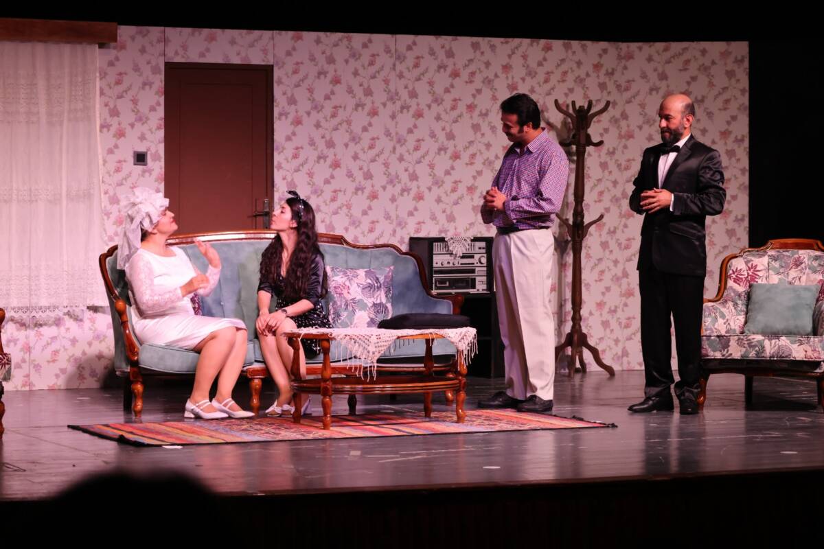 Hatay Büyükşehir Tiyatrosu, “İkinci Bahar” adlı oyunla Samandağ ve Yayladağı’nda