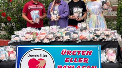 Konaklı İlkokulu’nda sınıf öğretmeni Zübeyde Porsuk’un öncülüğünde yürütülen “Üreten Eller,