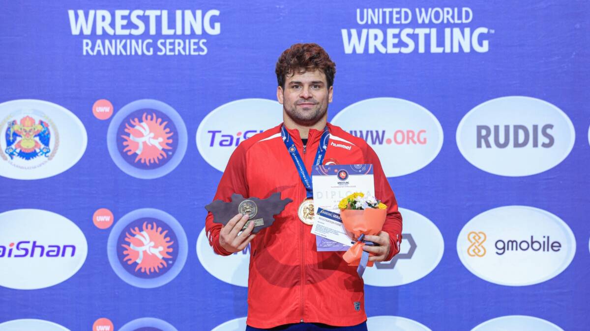 Milli güreşçi Osman Göçen, Moğolistan’ın başkenti Ulanbator’da düzenlenen Ulanbator Open