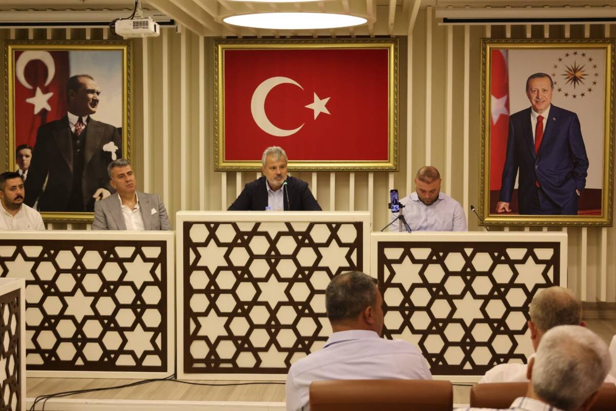 Hatay Büyükşehir Belediye Başkanı Mehmet Öntürk, Payas'ta muhtarlar ve STK